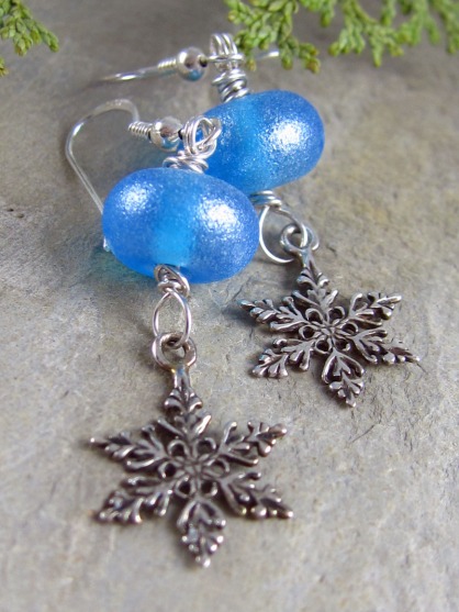 handmade snowflake earrings by Linda Landig